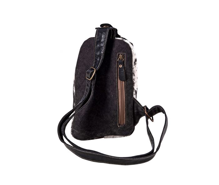 Robnette Ranch Fanny-Pack Bag in Dark & White