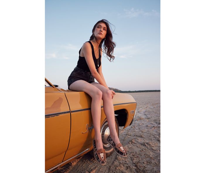 Neutraun Western Hand-Tooled Sneakers