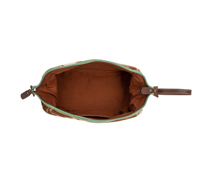 Akintomide Make-Up Kit