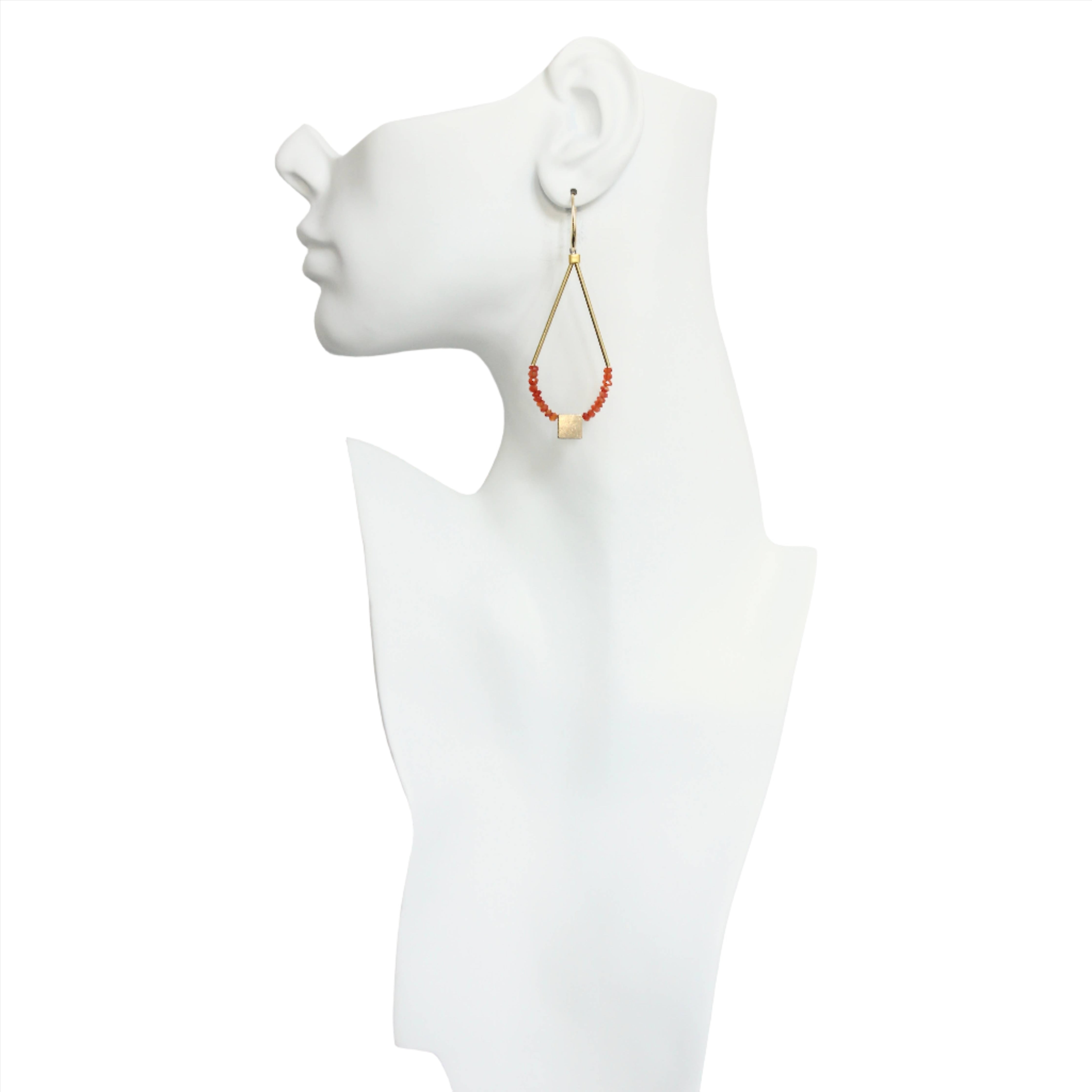 FERE90 Faceted carnelian earrings