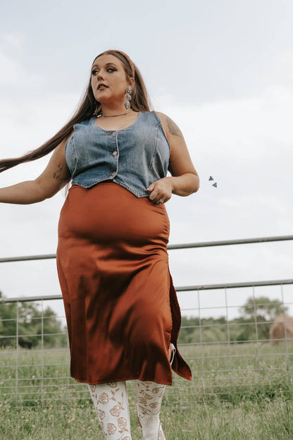 Slitastic Skirt, Saddle
