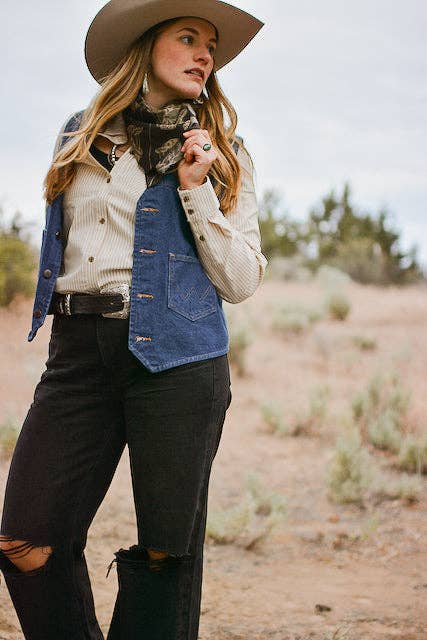 Western Saddle Cowgirl Silk Wild Rag