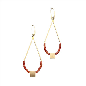 FERE90 Faceted carnelian earrings