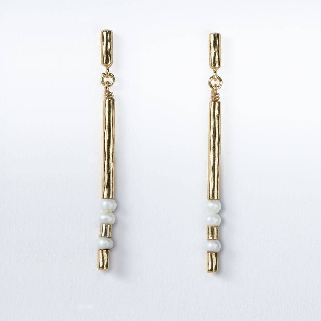 Prism - Linea Pearl Equestrian Earring
