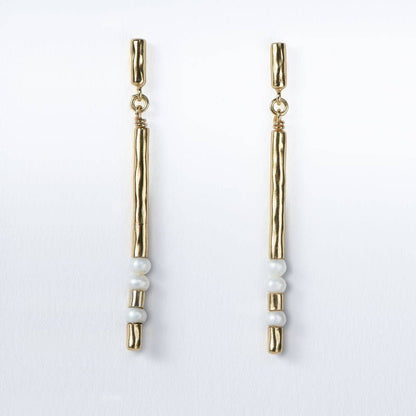 Prism - Linea Pearl Equestrian Earring