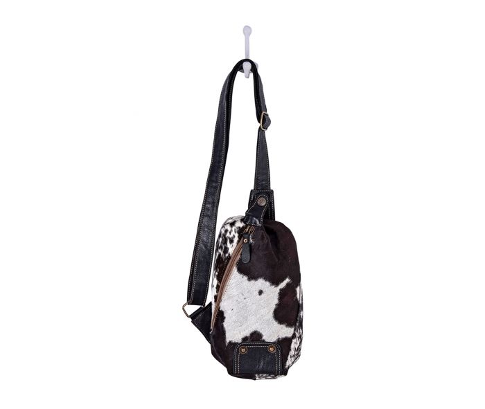 Robnette Ranch Fanny-Pack Bag in Dark &amp; White